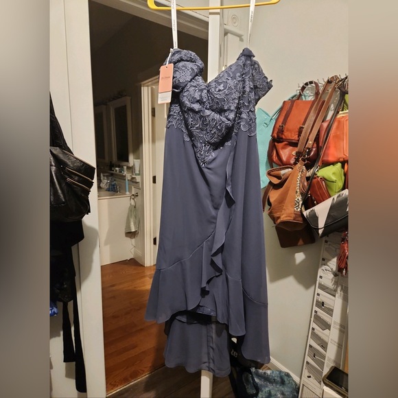 Women’s wedding guest dress. New with tags. - Picture 2 of 4